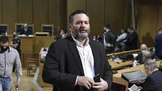 La justicia belga dictamina que el eurodiputado neonazi Yannis Lagós deberá ser extraditado a Grecia