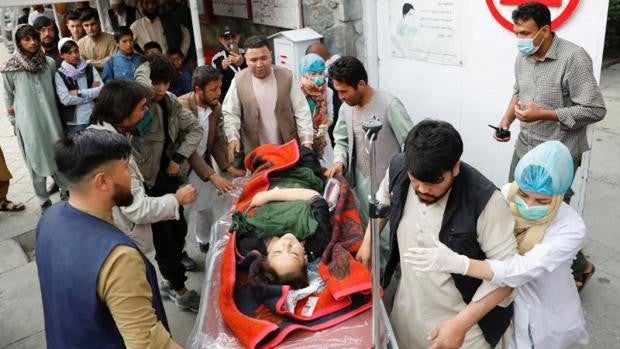 Al menos 55 muertos, entre ellos numerosas alumnas, tras varias explosiones en un instituto de Kabul