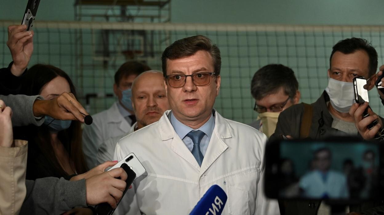 Alexander Murajovski, médico jefe del hospital siberiano donde fue atendido Alexei Navalni