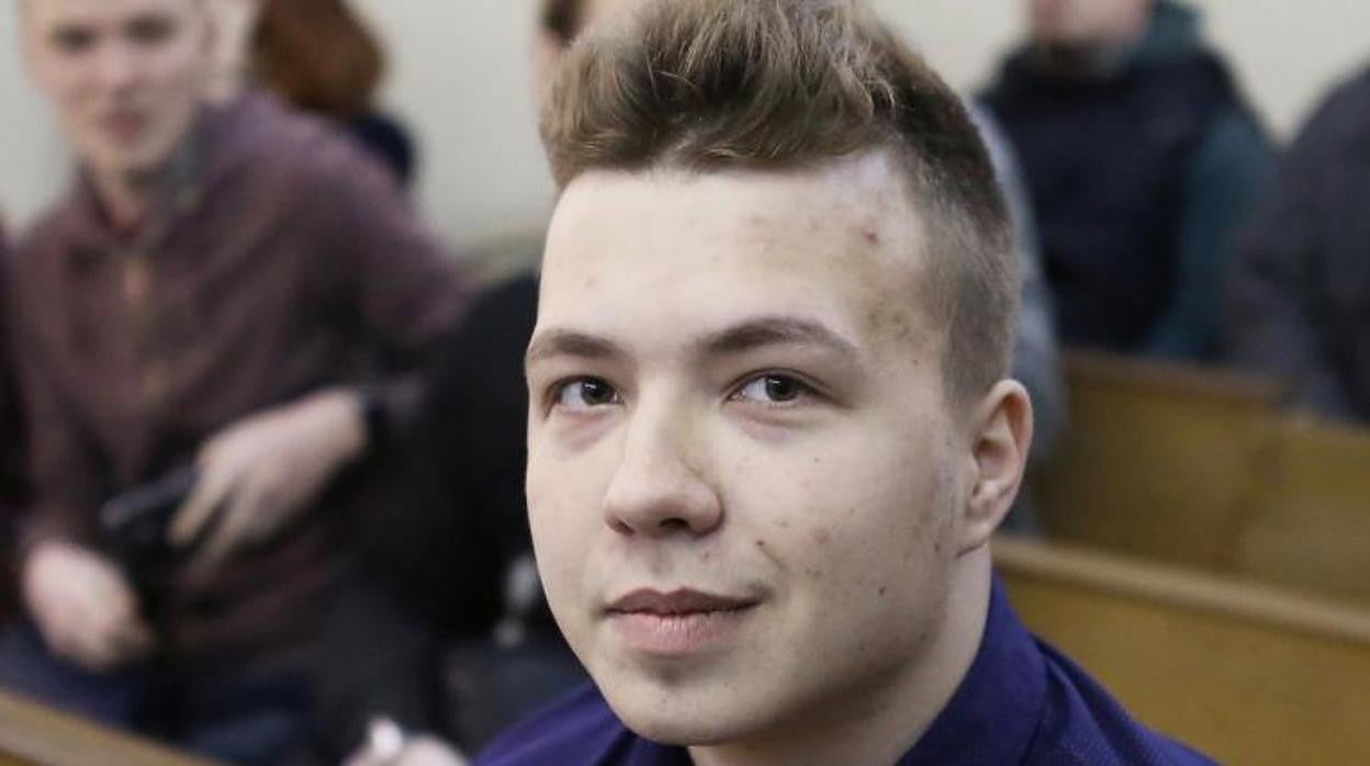 El bloguero de la oposición y activista Roman Protasevich, acusado de participar en una protesta no autorizada
