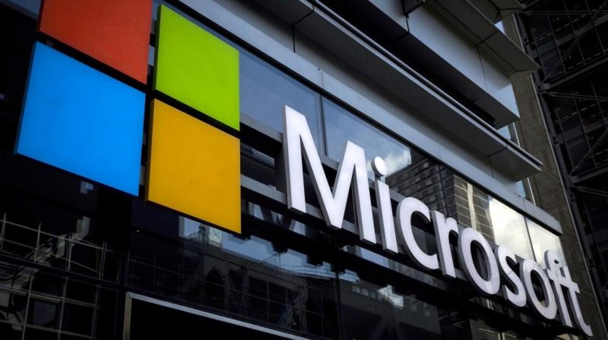 El logotipo de Microsoft, en un edificio de oficinas de Nueva York