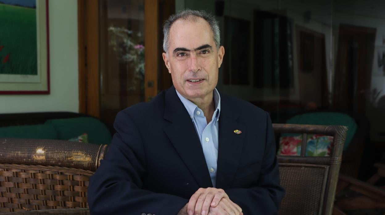 El rector del CNE venezolano, Roberto Picón