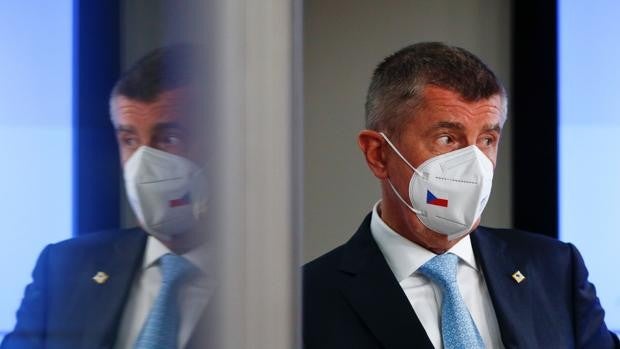 Cinco partidos presentan una moción de censura contra el primer ministro checo