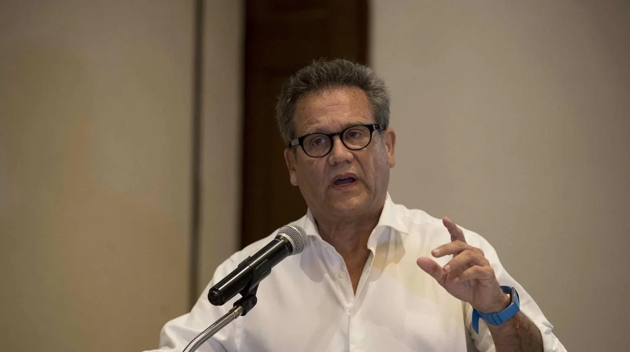 El precandidato opositor nicaragüense Arturo Cruz