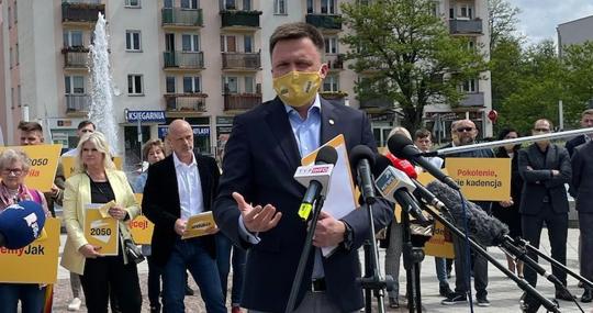 Szymon Holownia, durante un acto en la localidad de Pila
