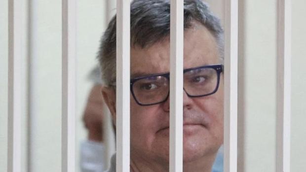 Uno de los principales líderes opositores de Bielorrusia condenado a 14 años de cárcel en régimen severo