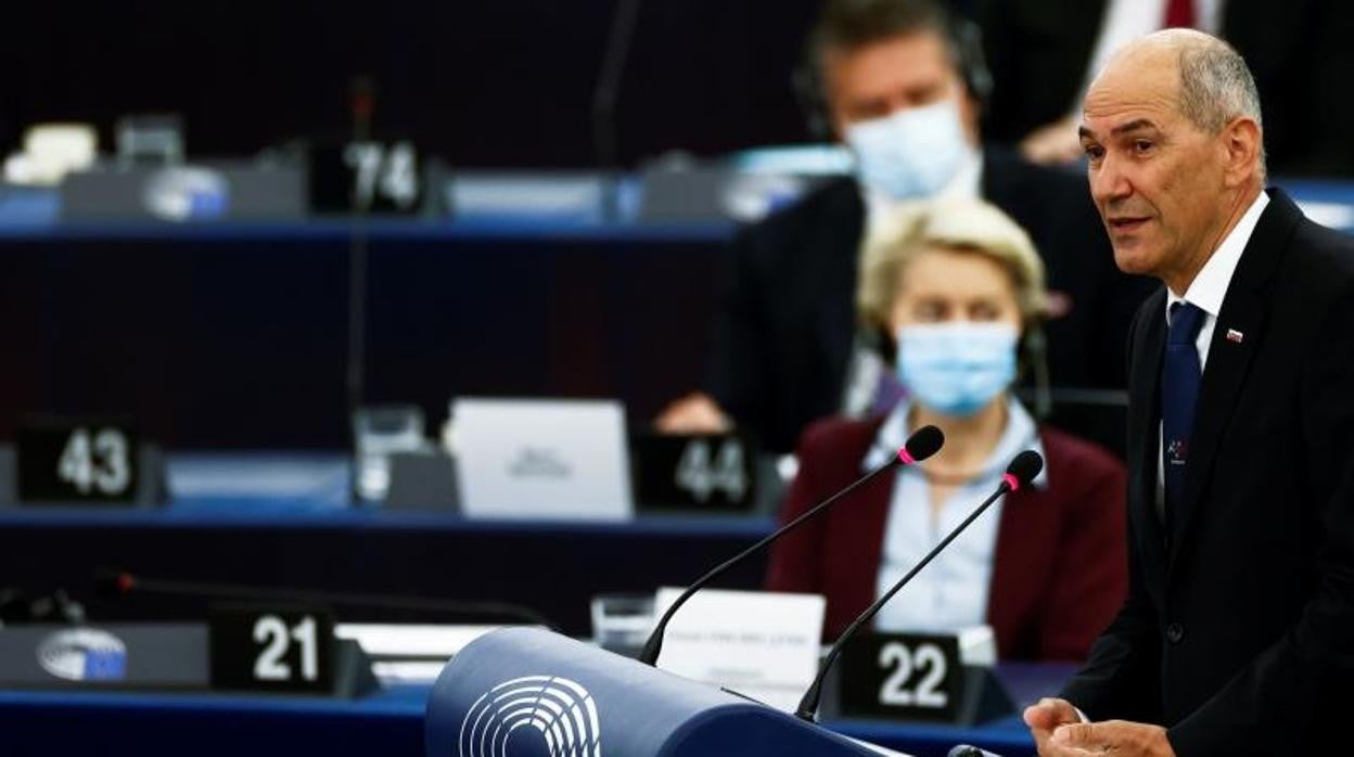 El primer ministro esloveno, Janez Jansa, presenta en el Parlamento Europeo los objetivos de la presidencia rotatoria de su país