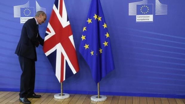 La UE rechaza la exigencia de Londres de renegociar el protocolo del Brexit para Irlanda del Norte