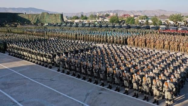 Tayikistán moviliza a su Ejército como advertencia a los talibanes