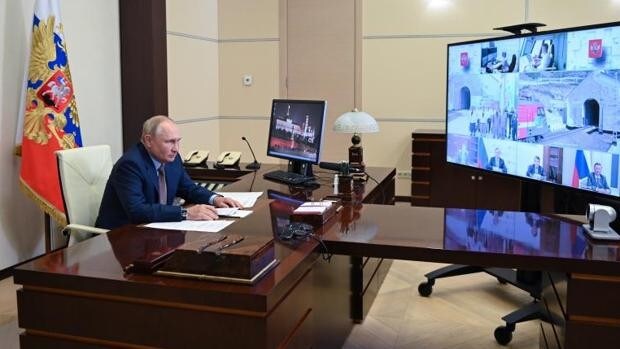 Putin prepara una comisión de memoria histórica para que no se «reescriban» los hechos de la II Guerra Mundial