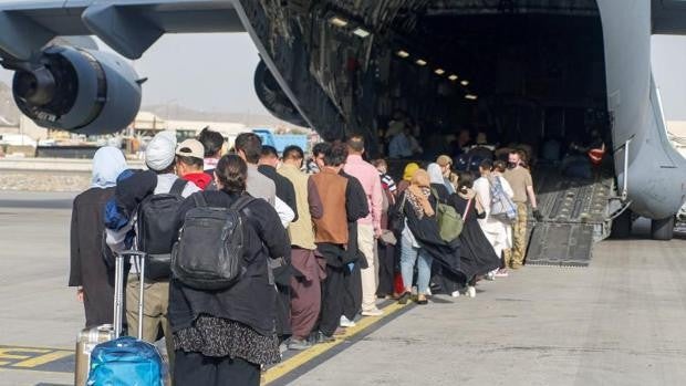 El Pentágono ordena a las aerolíneas comerciales ayudar a la evacuación en Afganistán