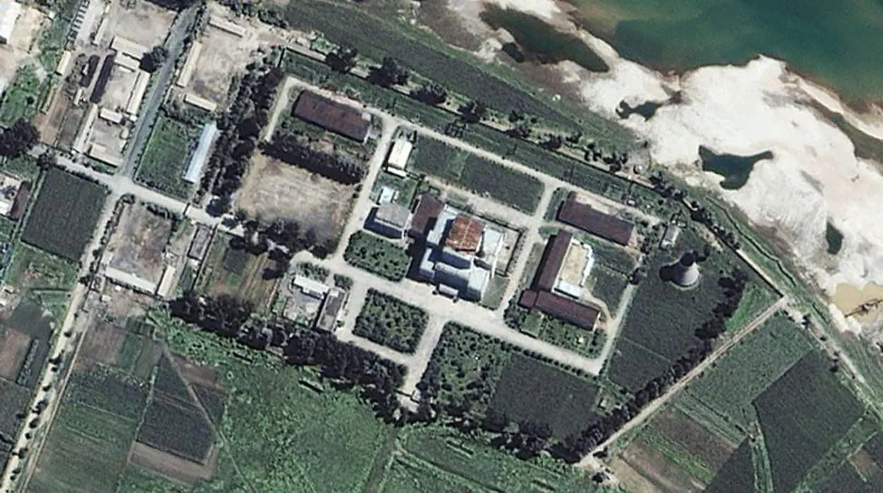 Imagen satelital de la instalación nuclear de Yongbyon, ubicada a unos 100 kilómetros al norte de Pyongyang