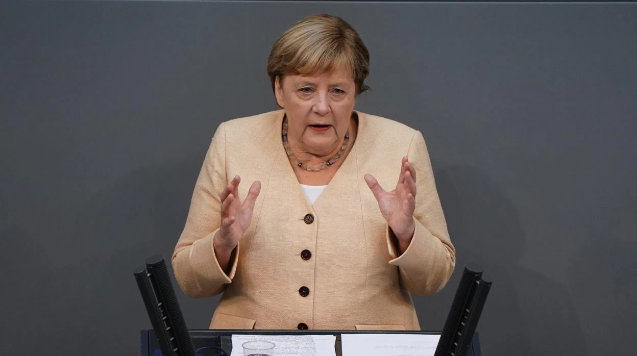 Merkel se salta todas las reglas y pide el voto para su partido desde la tribuna del Bundestag