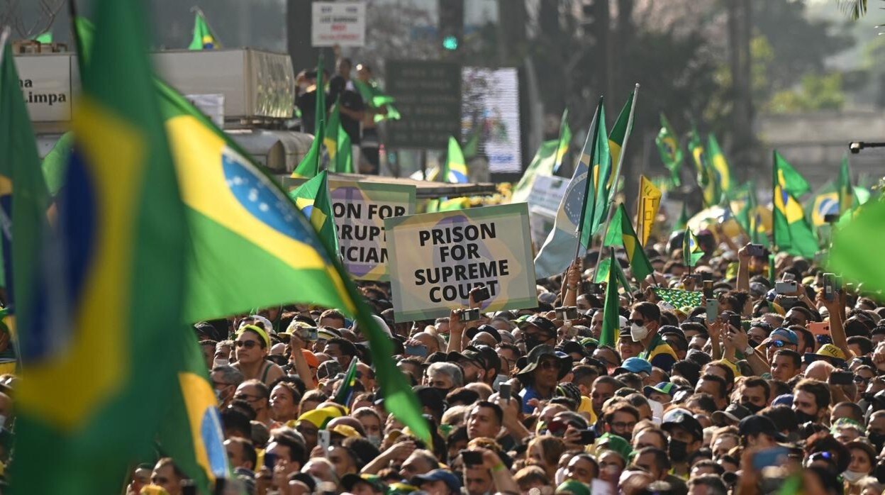 Simpatizantes de Bolsonaro durante la manifestación de este martes