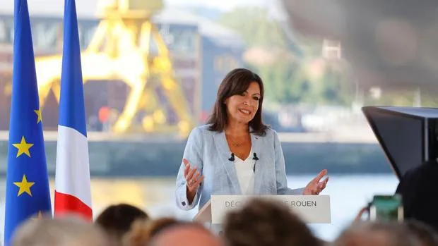 Anne Hidalgo, hija de emigrantes españoles y alcaldesa de París lanza su candidatura a la presidencia
