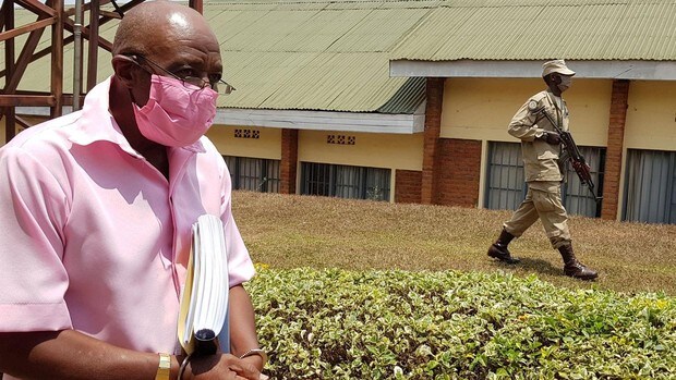 El héroe del 'Hotel Ruanda', condenado a 25 años de cárcel por terrorismo