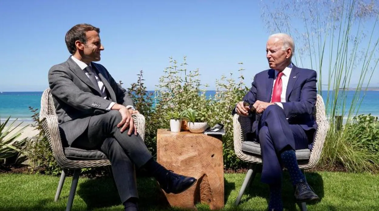 Emmanuel Macron y Joe Biden