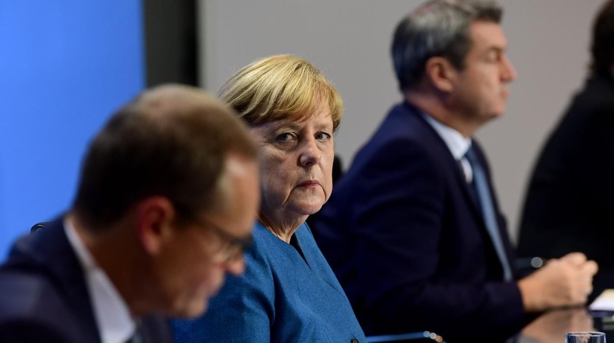 Merkel durante una conferencia de prensa