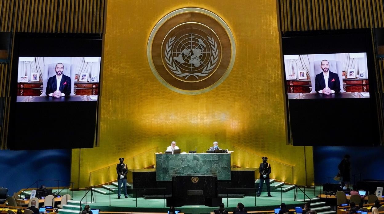 El presidente Bukele, hablando ante la ONU