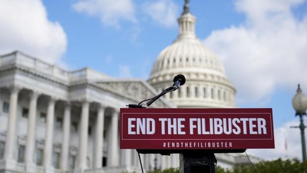 Filibusterismo en Estados Unidos: cuando la política se hace rehén de las palabras