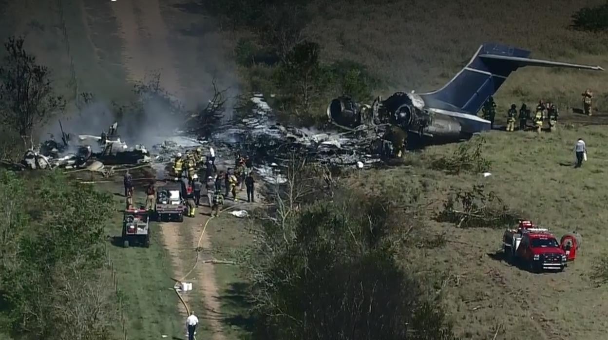 Imagen de televisión que recoge el estado en que quedó el avión