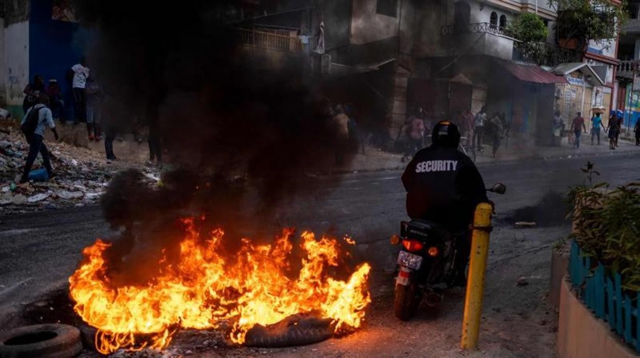 Protesta en Puerto Príncipe por el precio de la gasolina