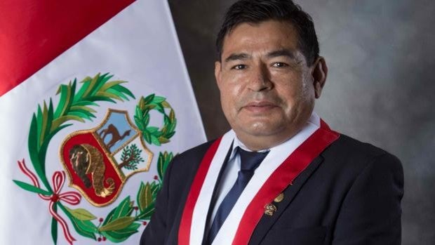 Suspendida la investidura del nuevo Gobierno de Perú por la muerte de un congresista