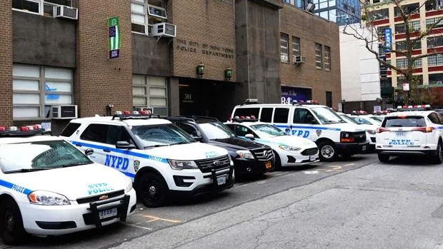 Nueva York se queda sin miles de policías y bomberos por la obligatoriedad de la vacuna