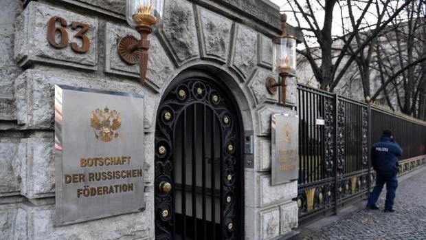 Muere un agente ruso al caer desde la Embajada en Berlín