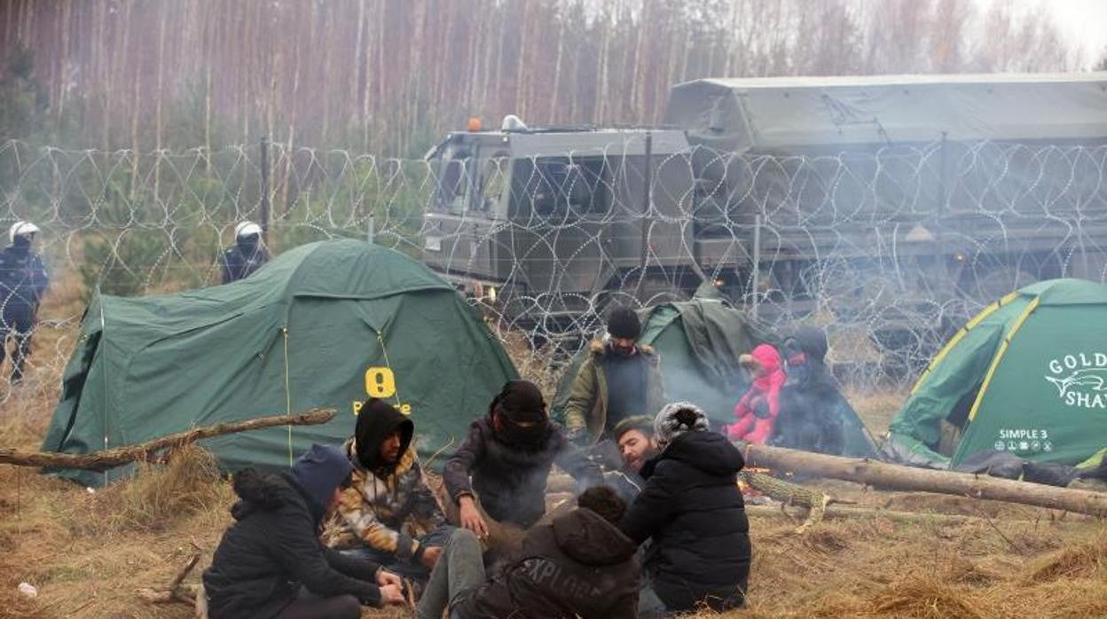 Campamento de ilegales en la zona fronteriza de Grodno