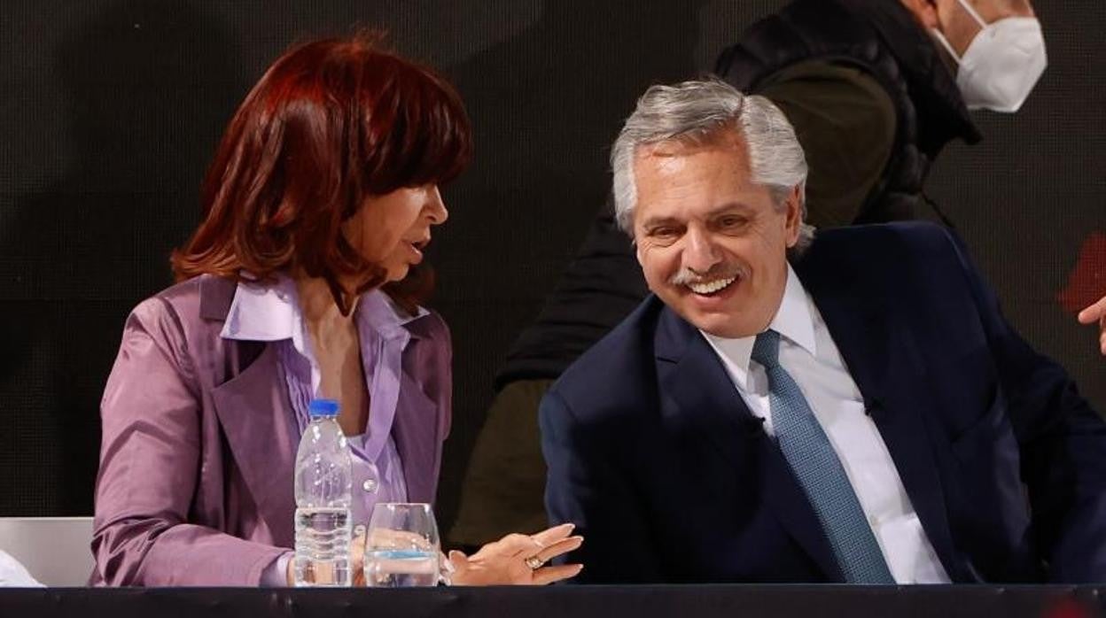 El presidente de Argentina, Alberto Fernandez, y la vicepresidenta Cristina Fernández de Kirchner, participan en un acto de campaña el pasado 11 de noviembre en Buenos Aires