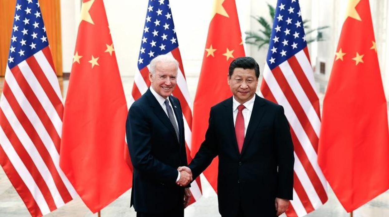 Joe Biden y Xi Jinping, en un encuentro en 2013, cuando el actual mandatario de EE.UU. era vicepresidente