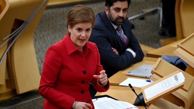 Sturgeon pedirá a Westminster un nuevo referéndum de independencia en Escocia en el 2023