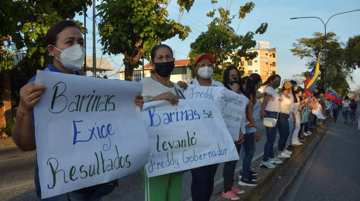 Simpatizantes del opositor Superlano se manifiestan en las calles de Barinas ante el atropello del TSJ