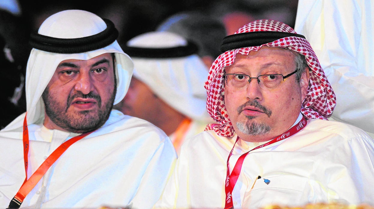 El ex director del periódico Al-Watan, Jamal Khashoggi