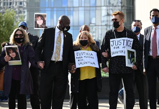 Los padres de Valentina, junto a su abogado, piden justicia para su hija