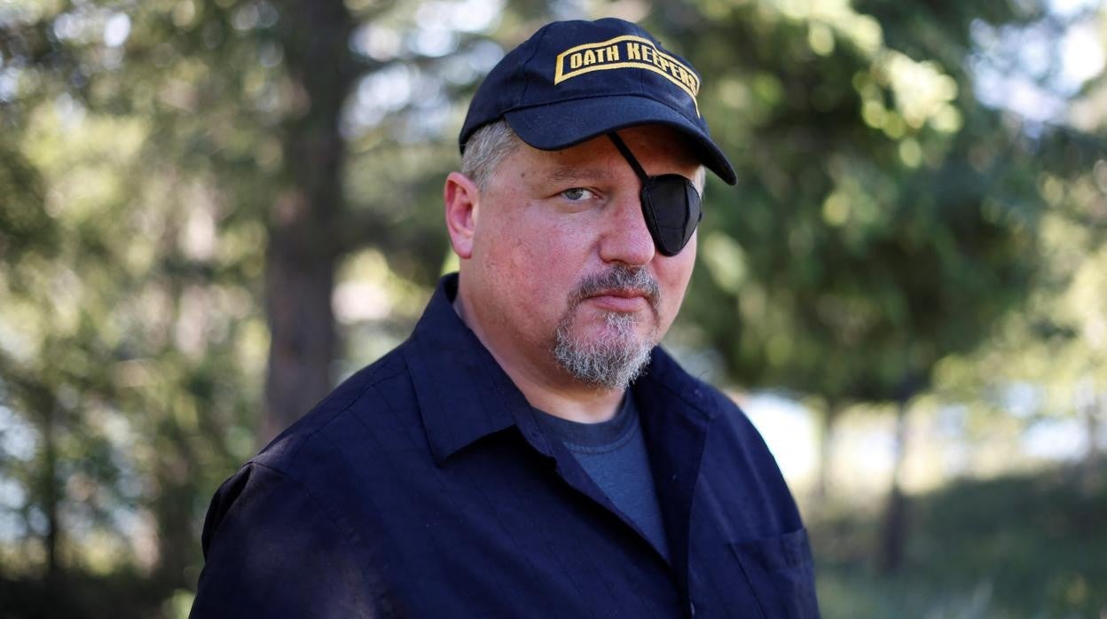 En imagen, el líder del grupo 'Oath Keepers', Stewart Rhodes