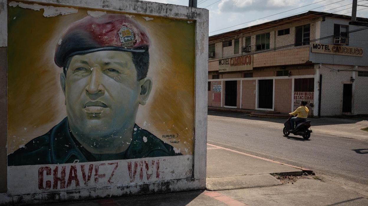 Un retrato de Chávez en una pared de Sabaneta, su lugar de origen