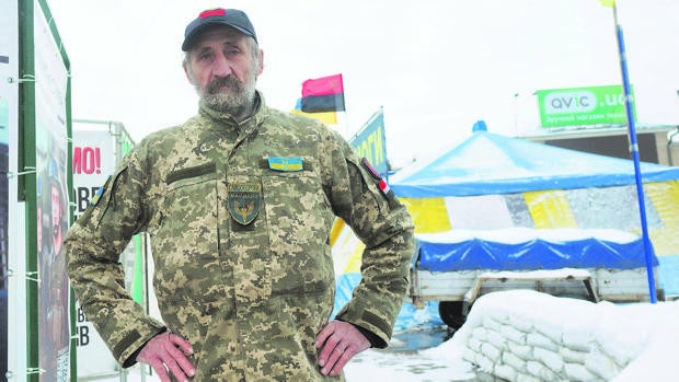 Voluntarios veteranos recogen suministros y dinero para las tropas ucranianas en el frente