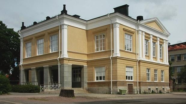 Dos hombres con cuchillo atracan el aula de un instituto en Suecia en medio de una clase