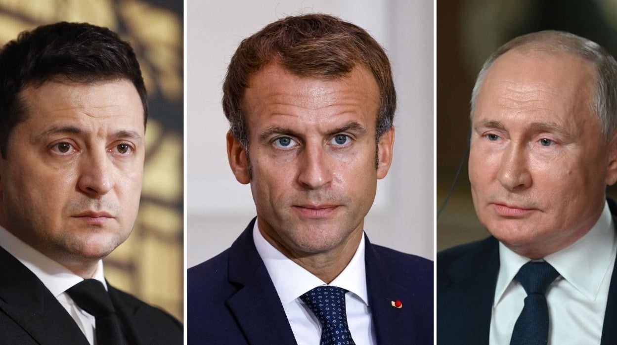 El 'mediador' Emmanuel Macron, entre Volodimir Zelenski y Vladimir Putin