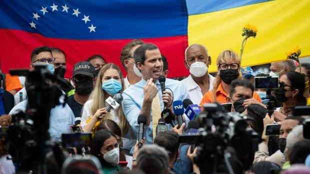 Guaidó ofrece médicos voluntarios para atender en Ucrania