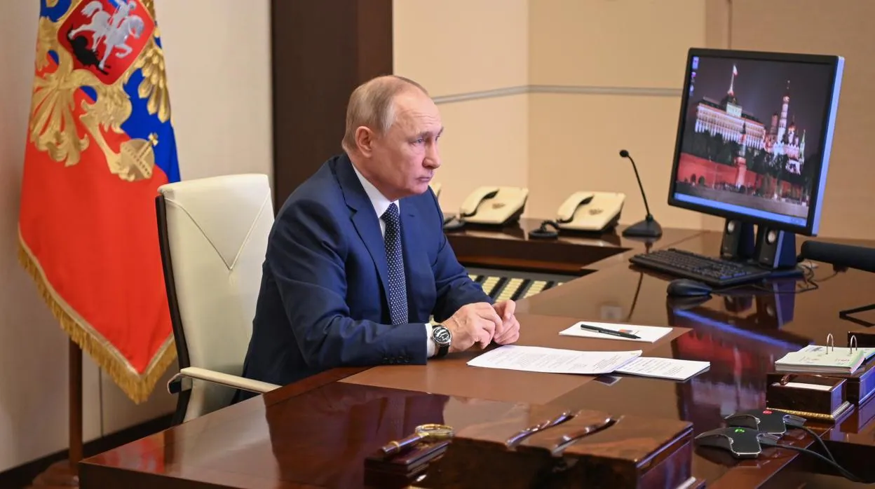 El presidente ruso –en la imagen, en su residencia de Novo-Ogaryovo, en las afueras de Moscú– ha amenazado en reiteradas ocasiones con una escalada nuclear en el conflicto con Ucrania