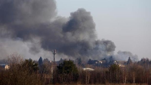 Rusia bombardea con misiles las cercanías del aeropuerto de Leópolis a 50 kilómetros de Polonia