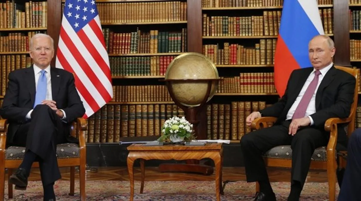 Imagen de una reunión de Biden con Putin en SUiza en junio de 2021