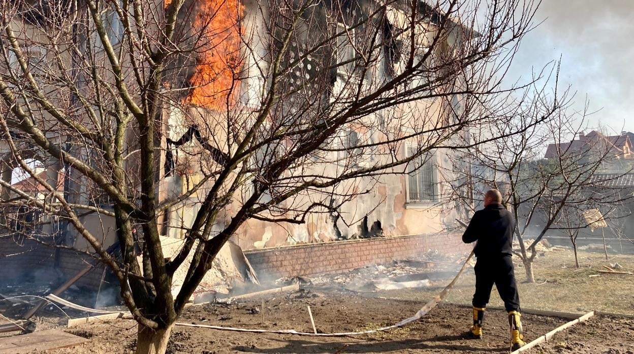 Edificio en llamas en Horenychi