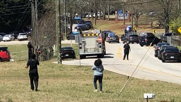 Muere un niño de 12 años tras un disparo de otro menor en una escuela secundaria de Carolina del Sur