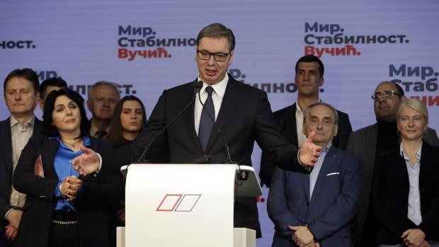 El populista prorruso Vucic, reelegido presidente de Serbia