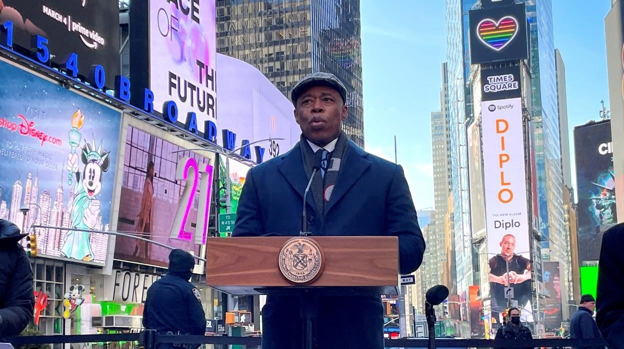 El alcalde de Nueva York y expolicía, Eric Adams, en el Time Square