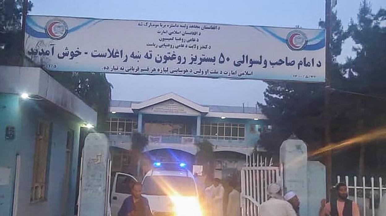 Llegada de víctimas a un hospital de Kunduz